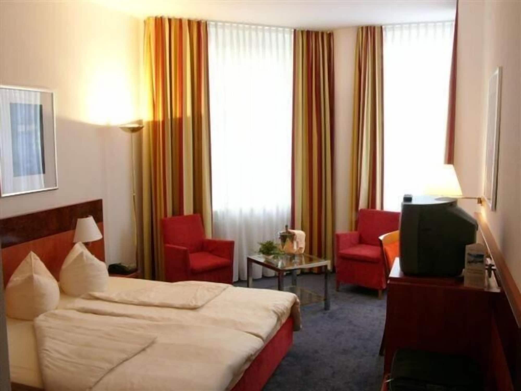 Alexander Am Zoo 4*