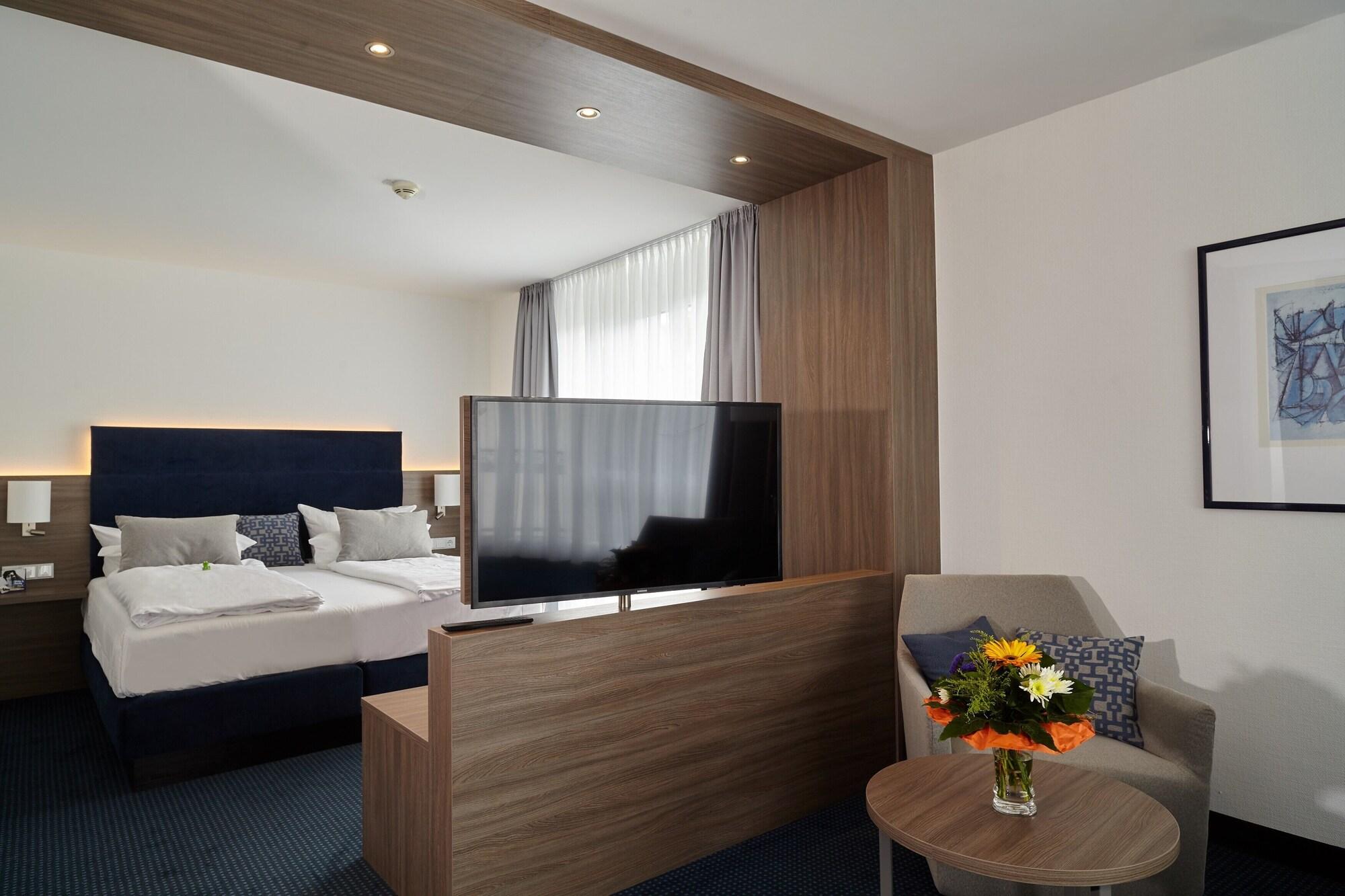 Alexander Am Zoo Hotel