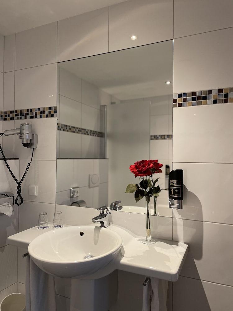 Alexander Am Zoo Hotel 4*